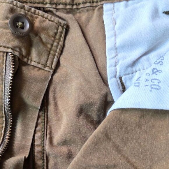 Levi's Khaki Tan Six Pocket Casual Outdoor Cotton Cargo Shorts Men's Size 36 - Picture 7 of 9